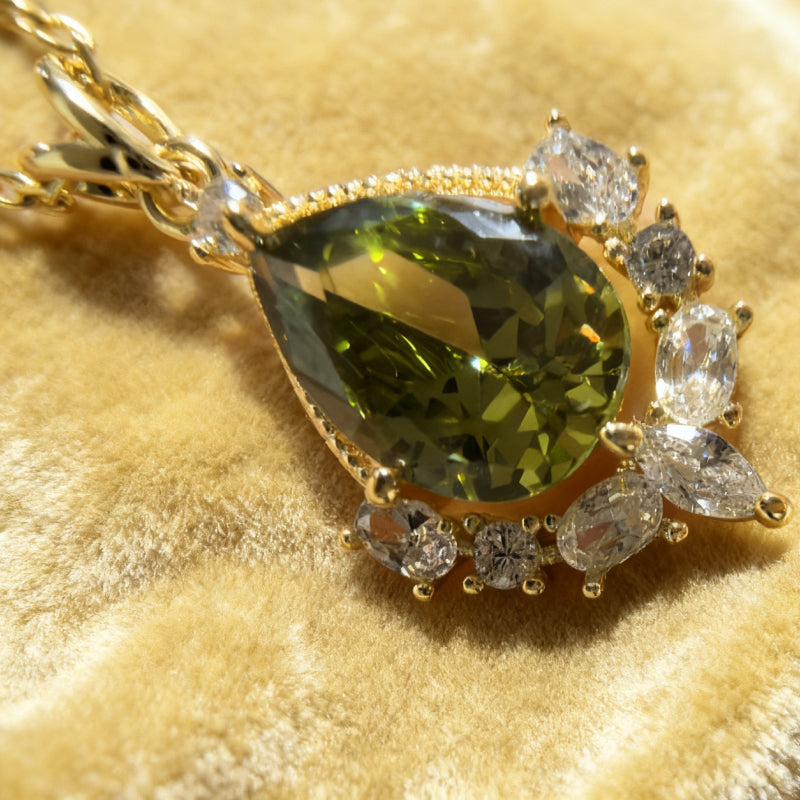 Cordelia - Pear Cut Green Peridot Vintage Necklace