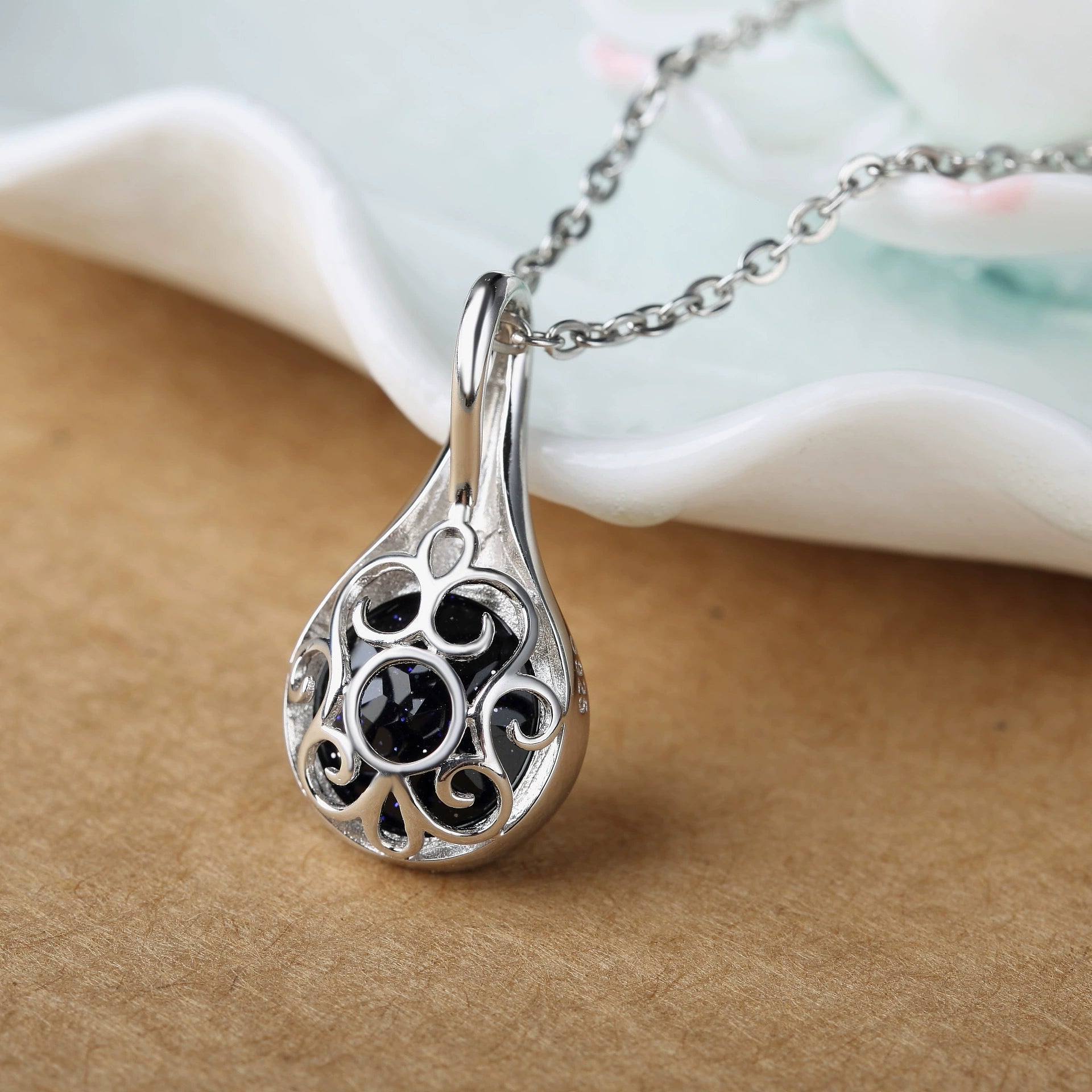 Yvaine - Round Cut Blue Sandstone Classic Necklace