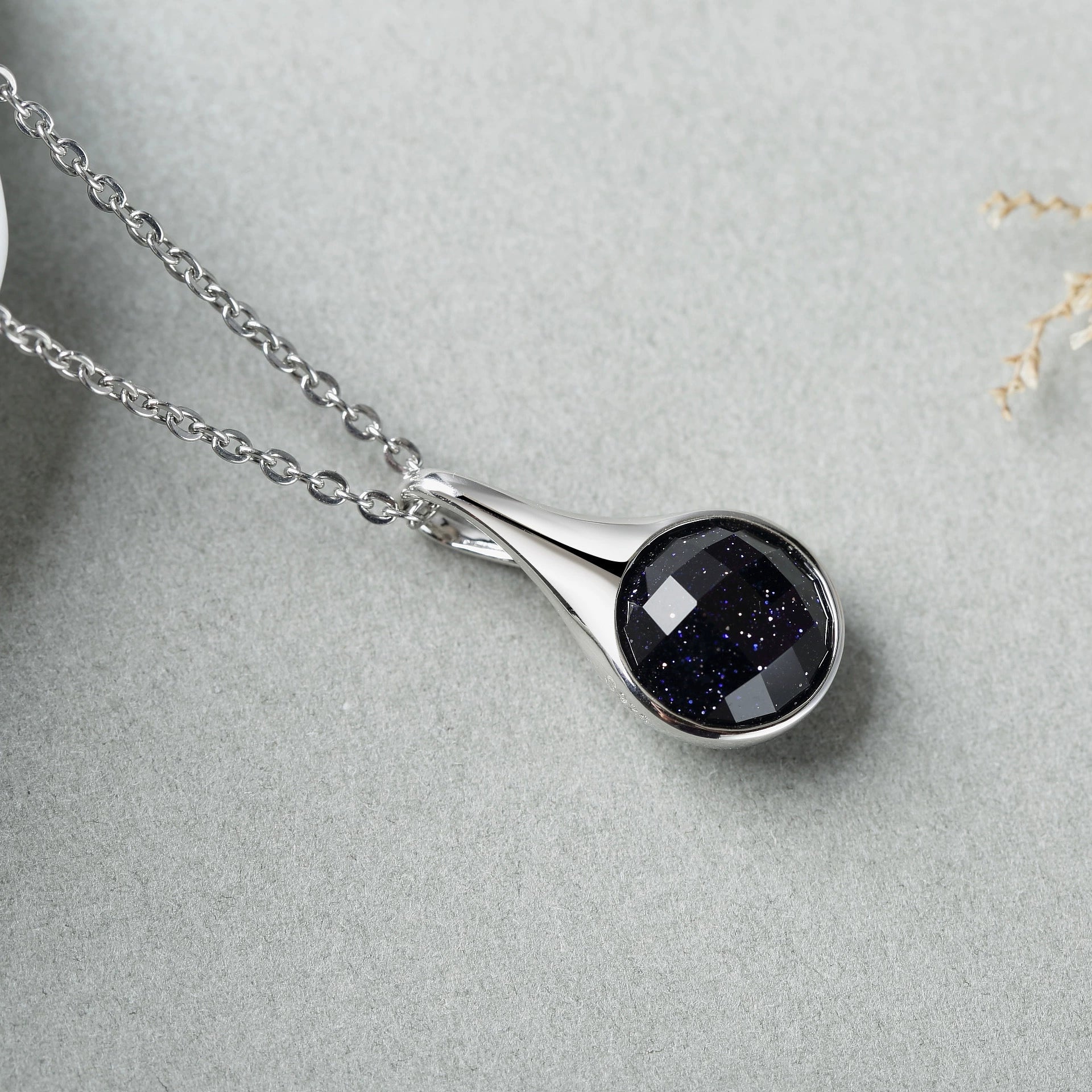 Yvaine - Round Cut Blue Sandstone Classic Necklace
