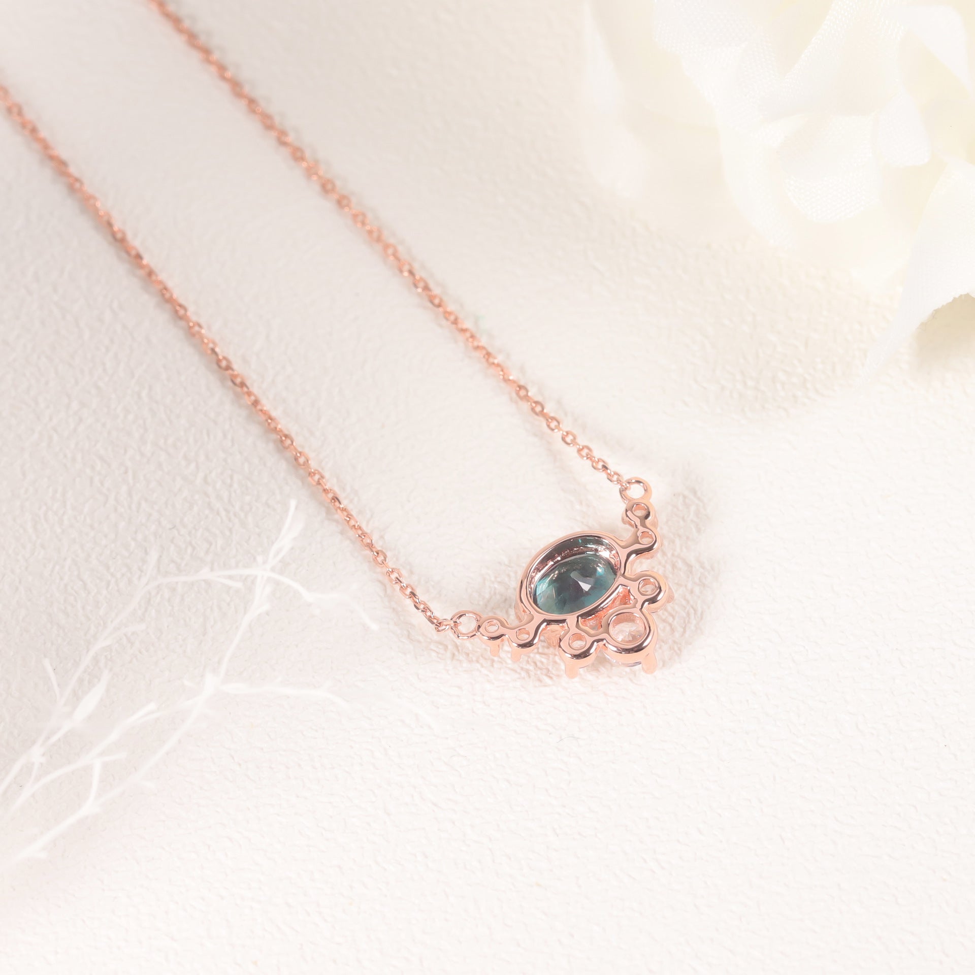 Beatrice Oval Cut Alexandrite Unique Necklace