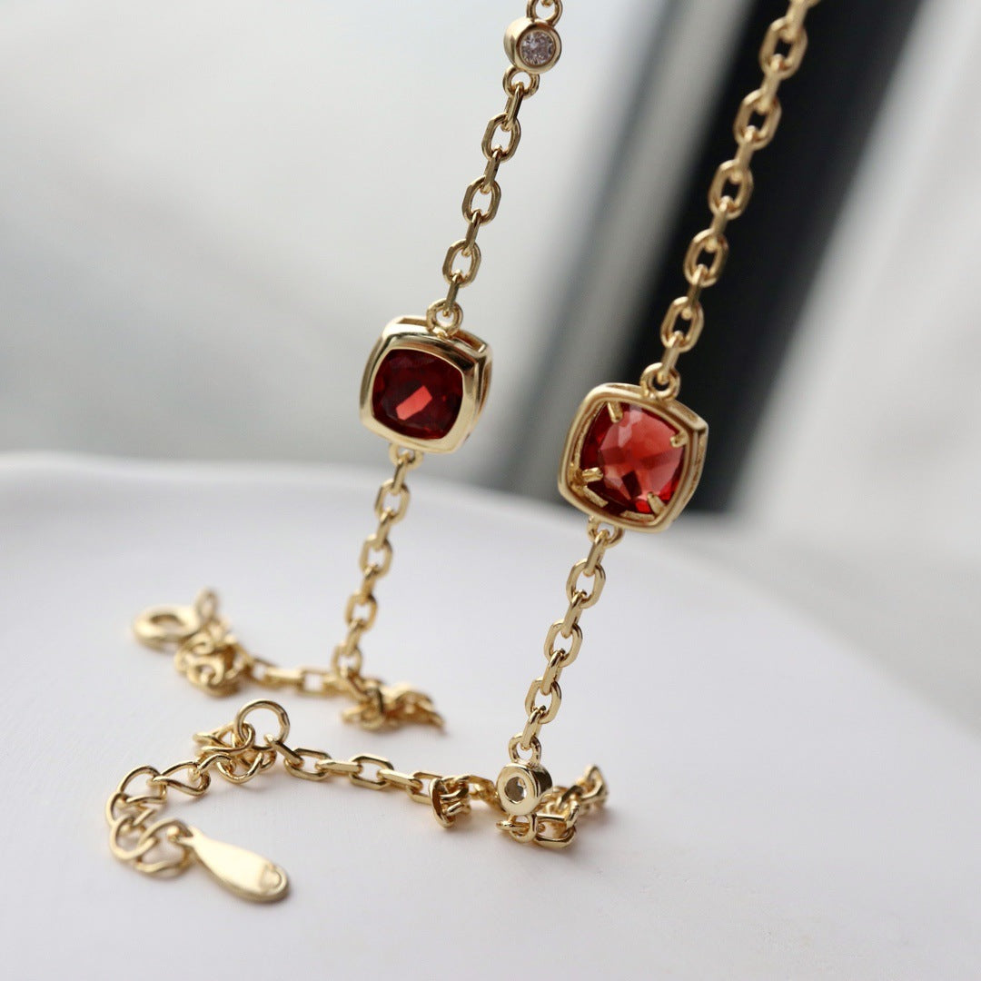 Flamme - Cushion Cut Natural Garnet Minimalist Classic Bracelet