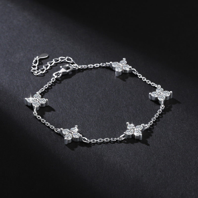 Cloverlyte - Round Cut Moissanite Clover Nature Inspired Bracelet