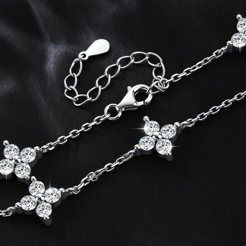 Cloverlyte - Round Cut Moissanite Clover Nature Inspired Bracelet