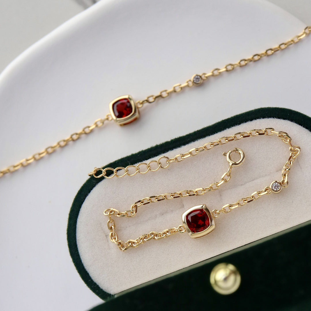 Flamme - Cushion Cut Natural Garnet Minimalist Classic Bracelet