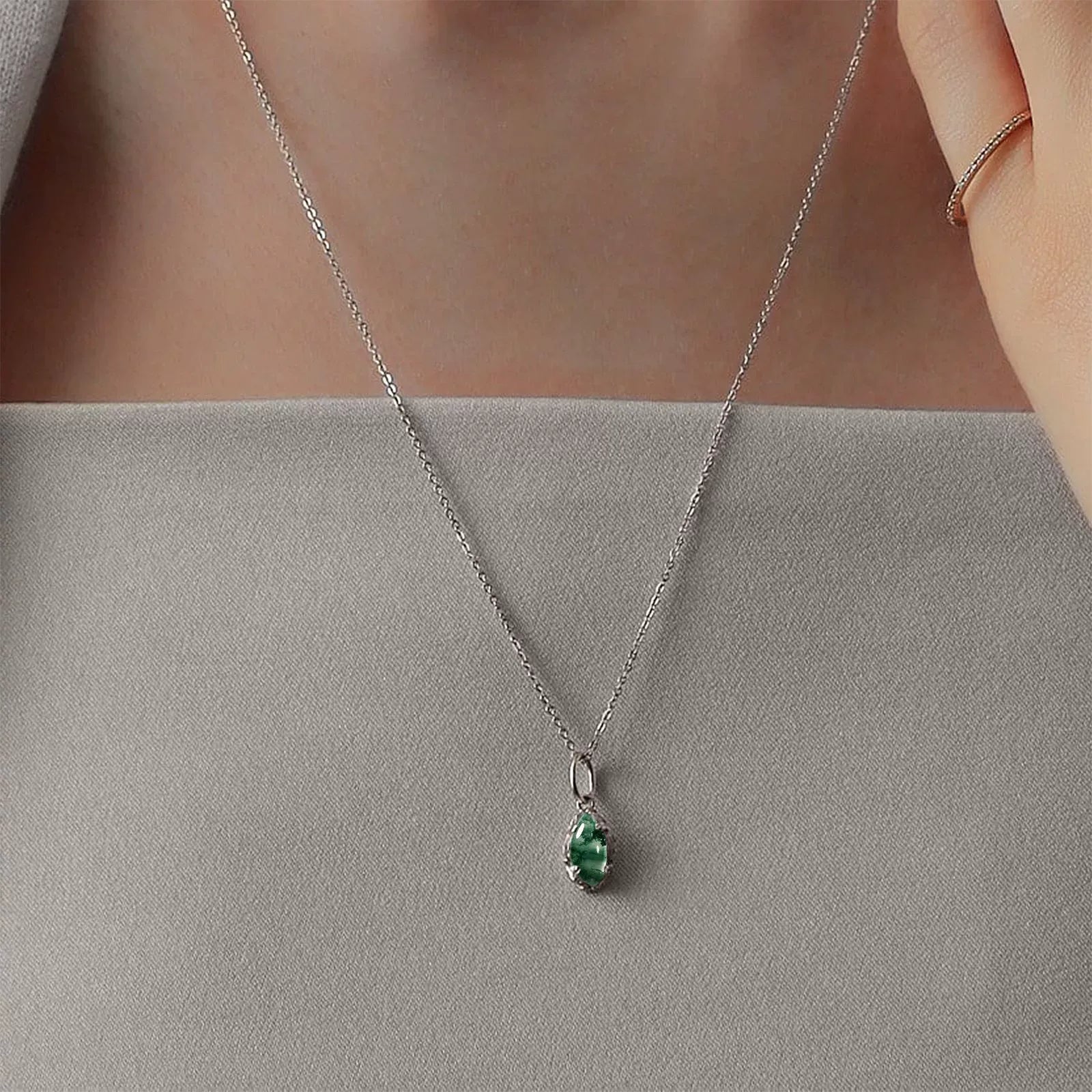 'Everolive' Green Moss Agate Olive Branch Nature Pendant Necklace