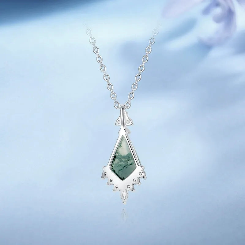 ’AeroMoss‘ Kite Shape Moss Agate Cluster Necklace