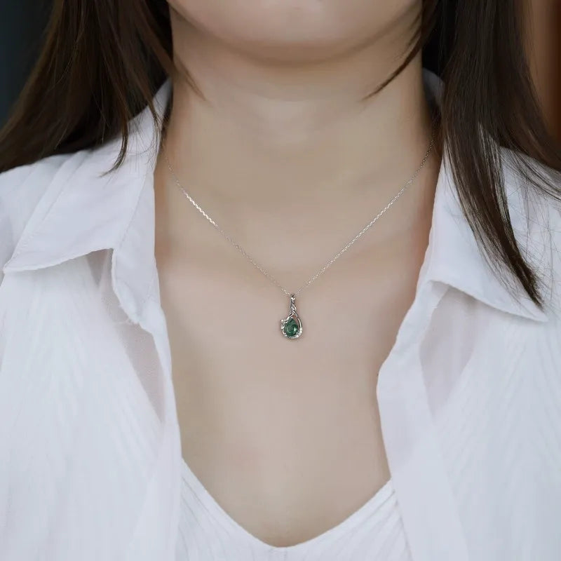 ’Avelyn Moss‘ Pear Natural Moss Agate Unique Women Anniversary Bridal Gift Necklace