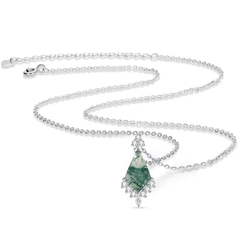 ’AeroMoss‘ Kite Shape Moss Agate Cluster Necklace