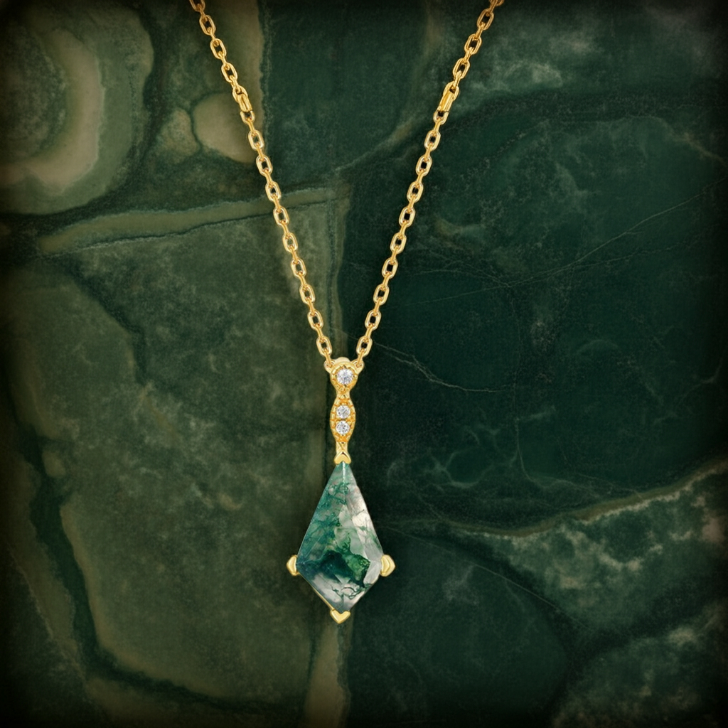 Aurelia Kite Cut Moss Agate Classic Necklace