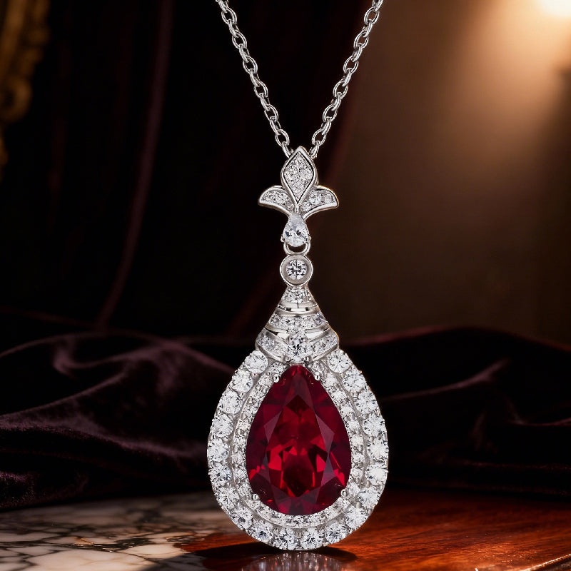 Pendentif halo en émeraude de laboratoire taille poire « Rosée de forêt »