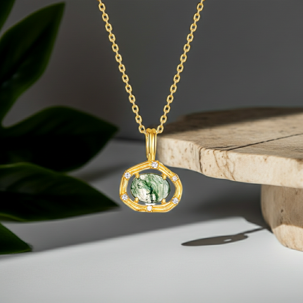 Lagoon - Oval Cut Moss Agate Vintage Pendant