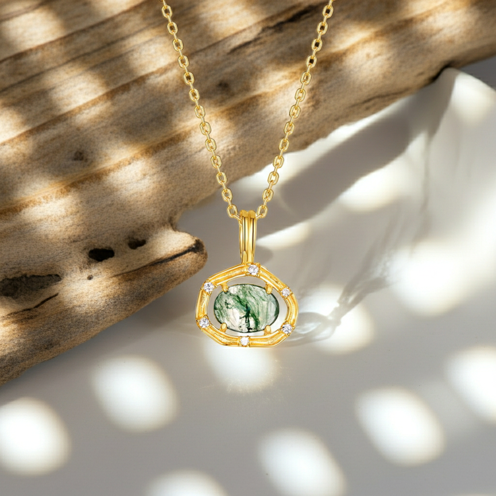 Lagoon - Oval Cut Moss Agate Vintage Pendant