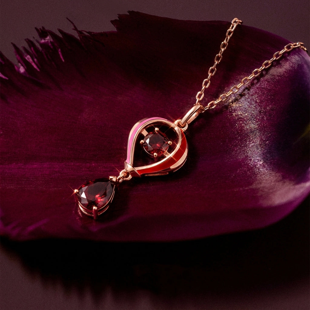 Pendentif unique « Thea » en grenat taille poire en forme de cœur