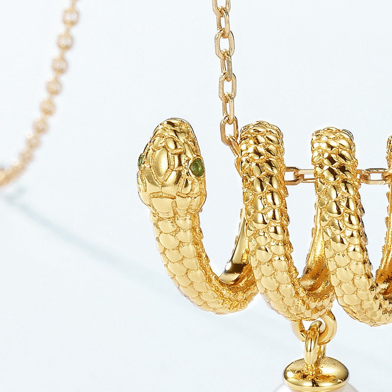 Collier unique en perles rondes et perles serpent spirituel