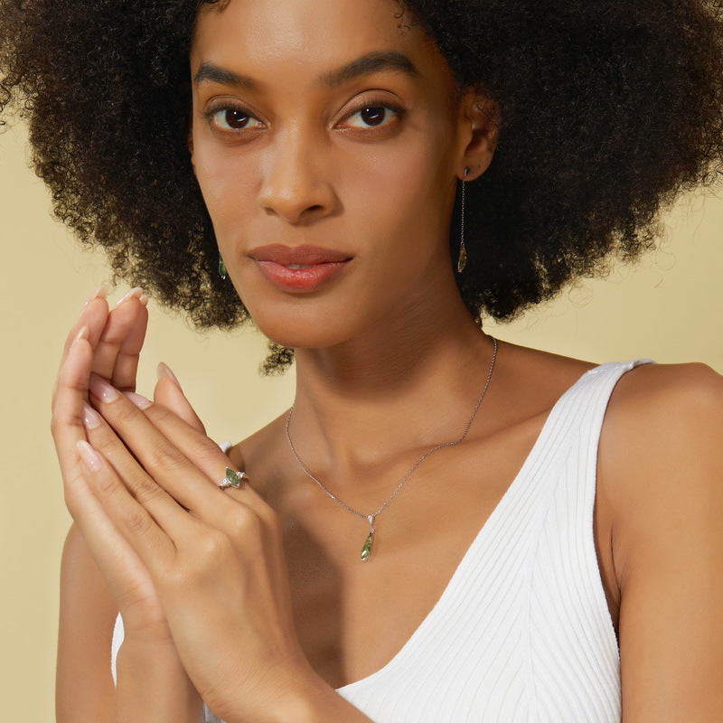 Clove - Kite Cut Moss Agate Classic Pendant