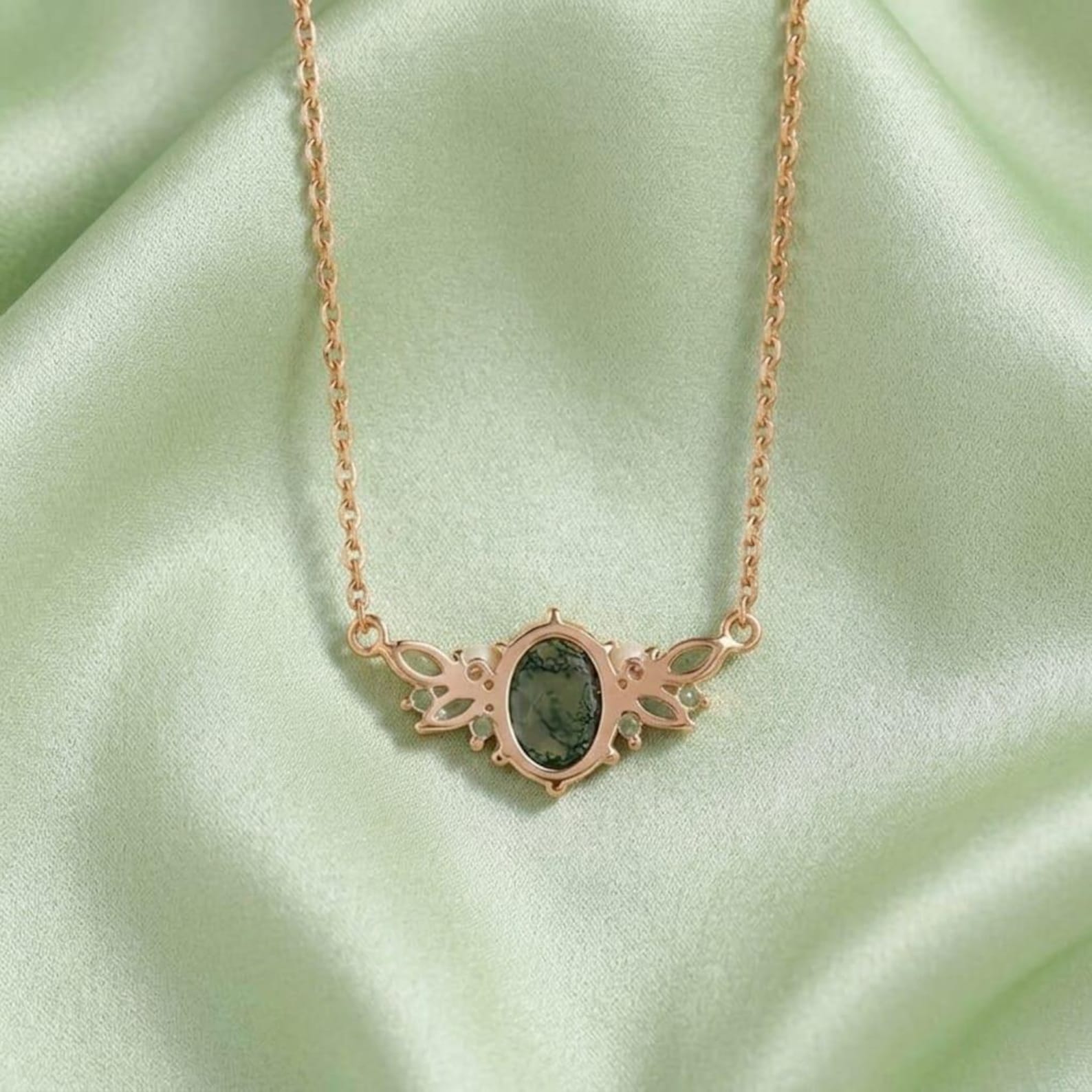 Collier unique Ophelia en agate mousse taille ovale