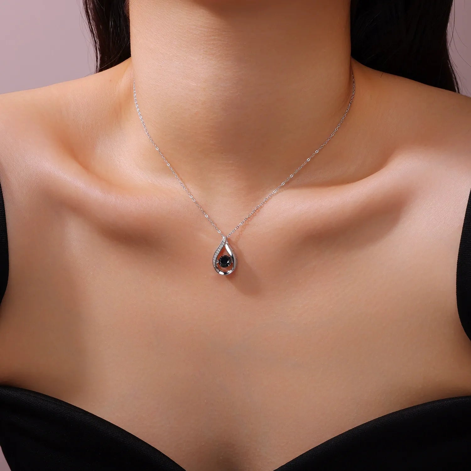 Noirra Round Cut Black Moissanite Classic Necklace