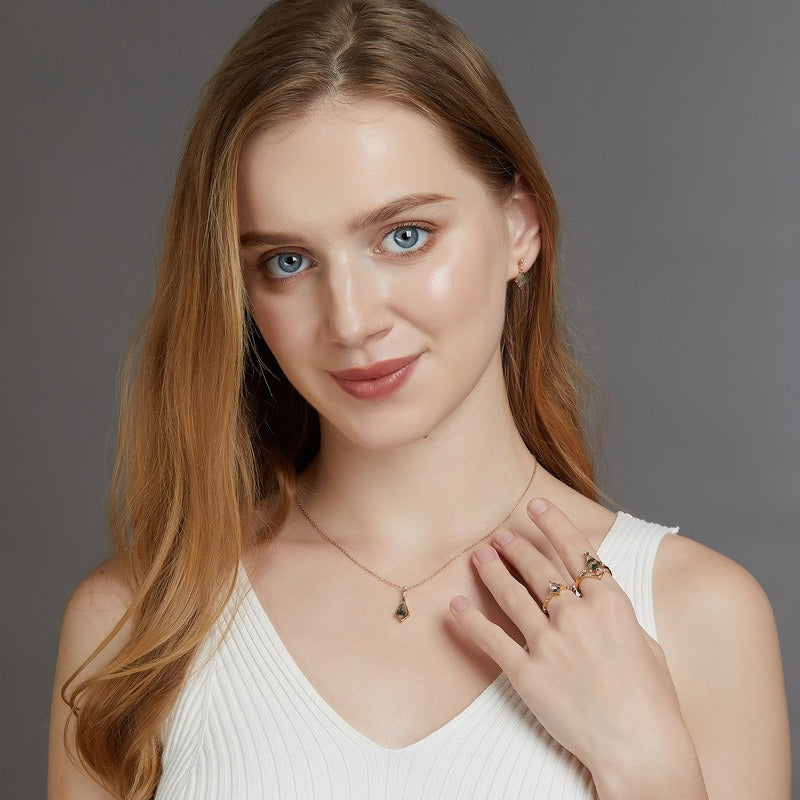 Aurelia Kite Cut Moss Agate Classic Necklace