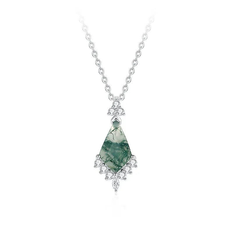 ’AeroMoss‘ Kite Shape Moss Agate Cluster Necklace