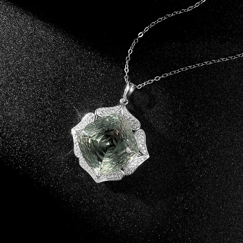 Collier en quartz prasiolite vert naturel taillé en rose « Veloria » : Élégance pour les soirées formelles