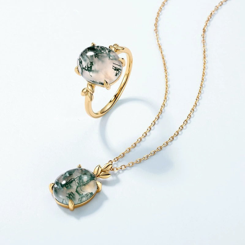 Collier personnalisé en agate mousse verte inspirée par la nature, pour ma femme « Loren »