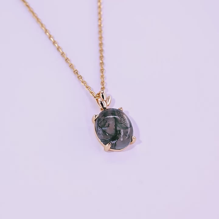 Collier personnalisé en agate mousse verte inspirée par la nature, pour ma femme « Loren »